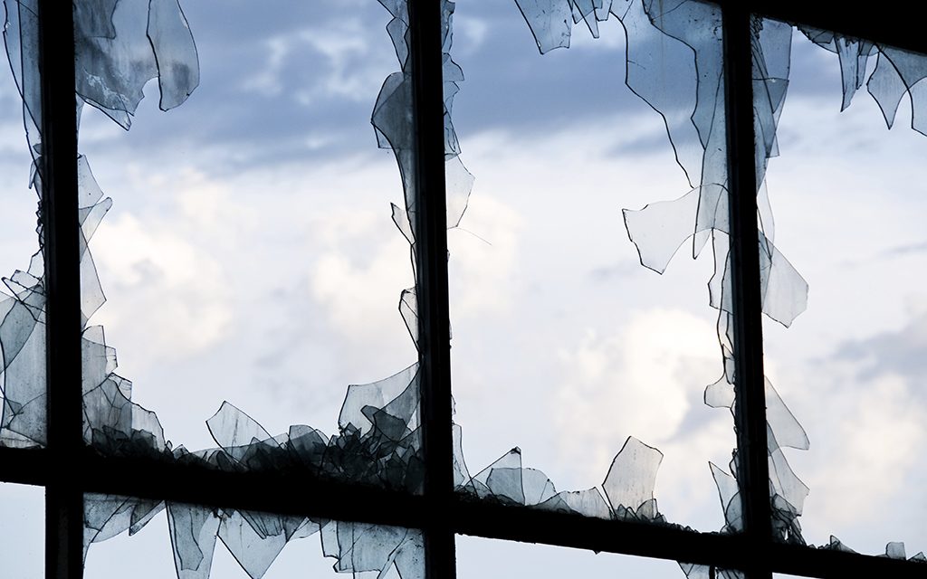 Bomb blasts anti shatter window film